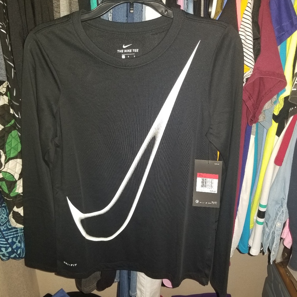 Girls Nike shirt long sleeve